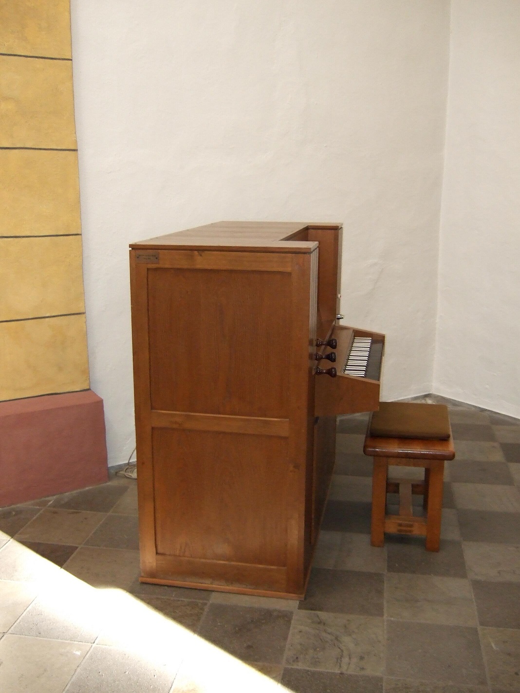 Das Orgelpositiv in der Kapelle Heiligkreuz, Trier